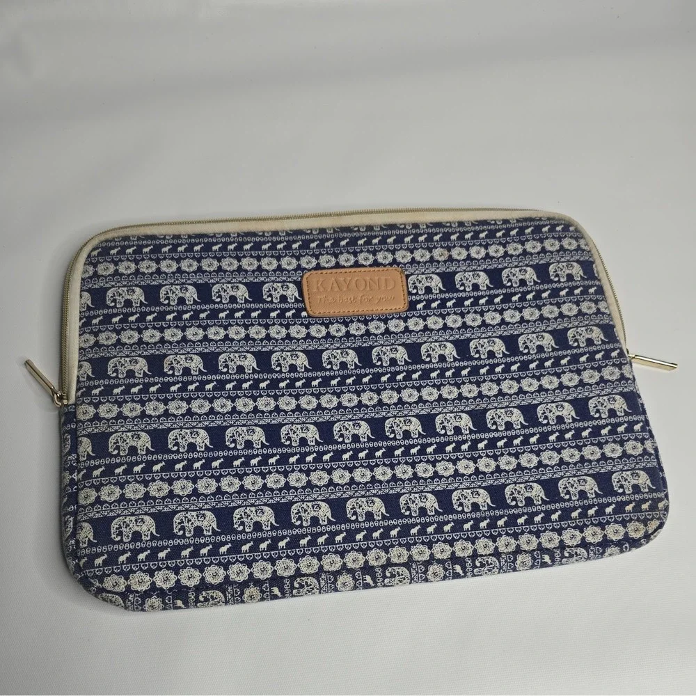 Kayond Elephant Design Laptop / Tablet Sleeve Case. Zipper, padded, 14x10. EUC